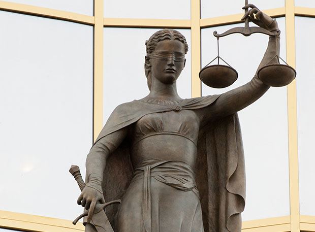 Адвокат добился прекращения уголовного дела в суде